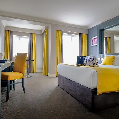 Claregalway Hotel Отель