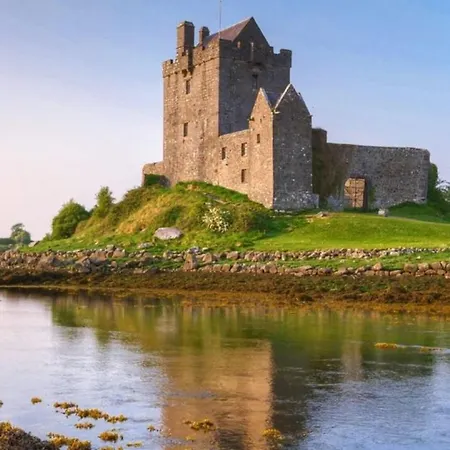 克莱尔戈尔韦酒店